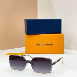 Picture of Louis Vuitton Sunglasses _SKUfw79615920fw